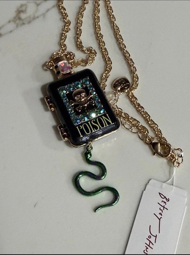 Betsey johnson poison - poison, necklace